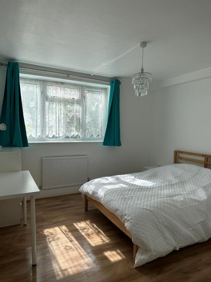 Spacious 2 Bed Flat Barking (Greater London) Exterior foto